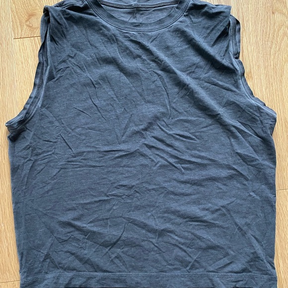 Lululemon cropped muscle tank - Picture 1 of 3